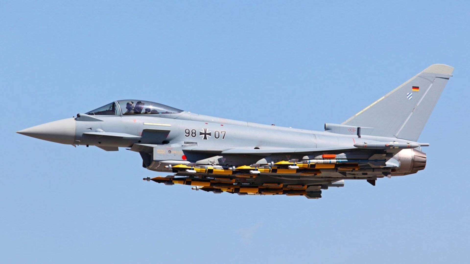 英超球队基于多维数据监测制定赛季训练负荷计划,英超球员体能